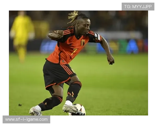 卢卡库背身卸球构建杀机，比利时进攻立体化严重